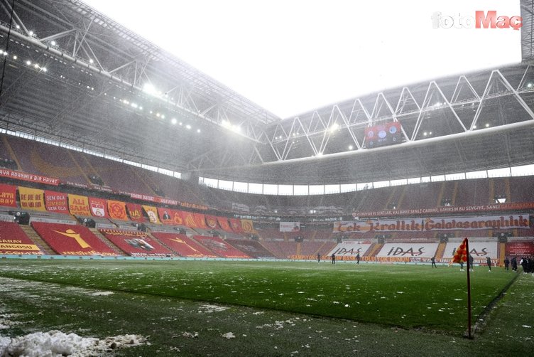 Son dakika Galatasaray spor haberi: Galatasaray-Büyükşehir Belediye Erzurumspor maçı öncesi Türk Telekom Stadı zemininde son durum ne?