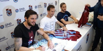 Trabzonspor'da Okay, Yusuf ve Pereira imza gününe katıldı