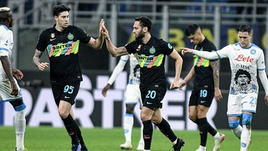 Napoli'nin serisine Hakan Çalhanoğlu'nun takımı Inter son verdi | Inter - Napoli: 3-2 (MAÇ SONUCU - ÖZET)