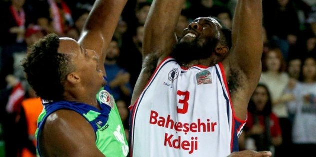 Bahçeşehir Koleji evinde kazandı
