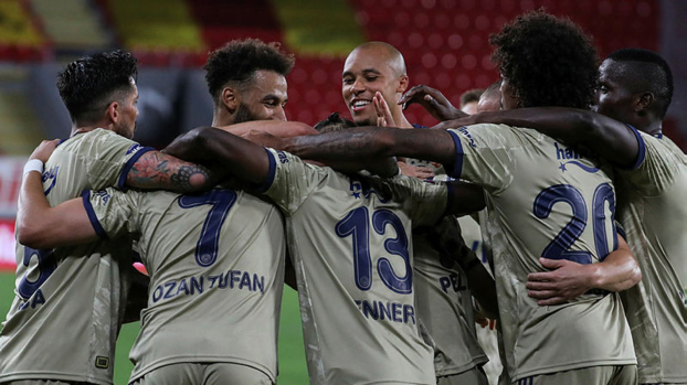 Futbolun otoriteleri Süper Lig'i yorumladı! "Favori Fenerbahçe" #