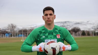 Sivasspor Sırp kaleci Dorde Nikolic'i transfer etti!