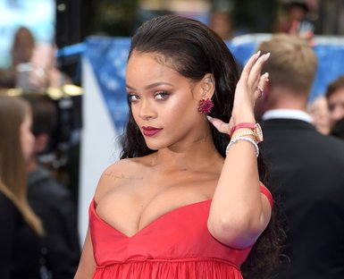 Rihanna’dan Super Bowl’a ret!
