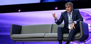 Şenol Güneş benim için hoca değil