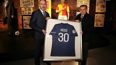 Bakan Kasapoğlu'dan Messi'li destek