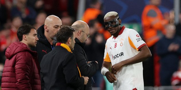 Galatasaray'da Osimhen maça devam edemedi!