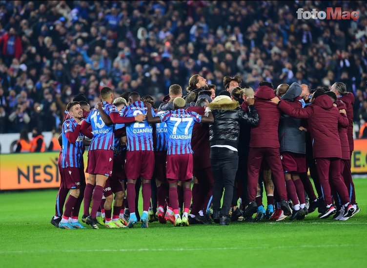 Trabzonspor'un maç sonu galibiyet sevinci