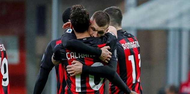Hakan Çalhanoğlu yıldızlaştı! Milan - Crotone: 4-0 MAÇ SONUCU - ÖZET - Son dakika İtalya Serie A ...
