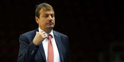 Ergin Ataman Avrupa'da "kupa koleksiyonunu" tamamlama peşinde