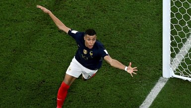 Kylian Mbappe Pele'yi yakaladı