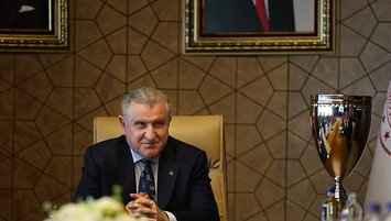 Spor Bakanı Bak’tan kutlama