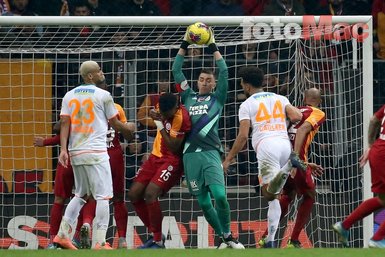 Galatasaray’dan son dakika açıklaması! İşte Paris maçı 11’i