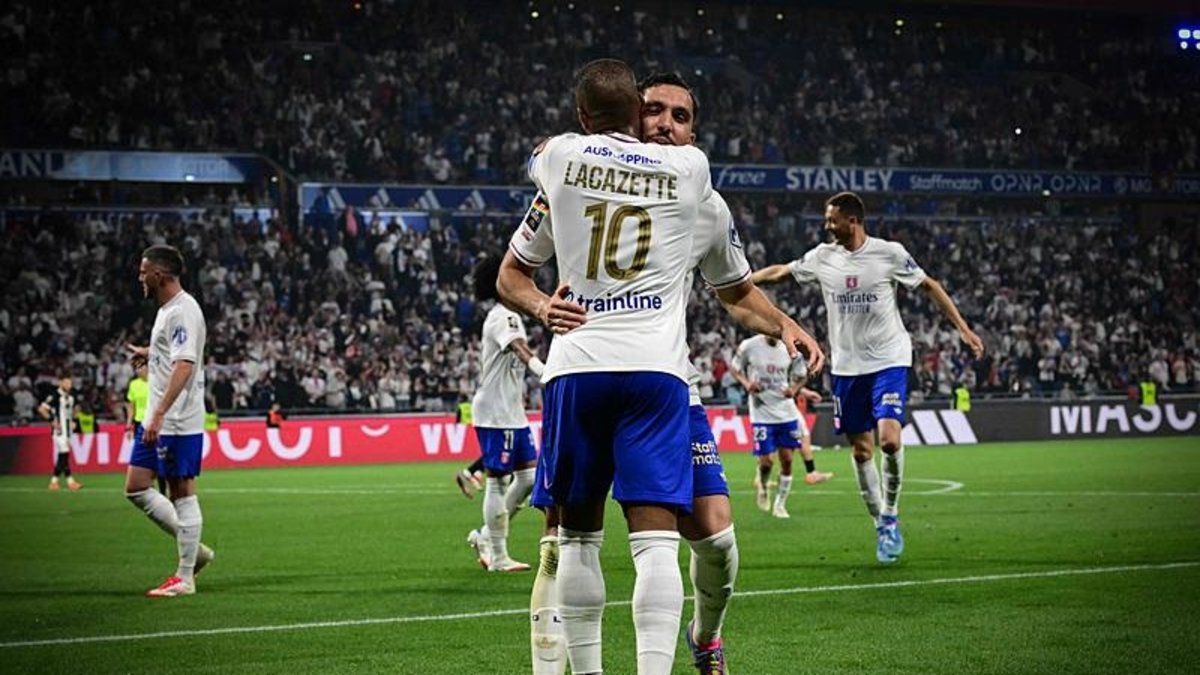 Galatasaray'ın transferde eski aşkı yeniden alevlendi! Galatasaray'ın transferde eski aşkı yeniden alevlendi!