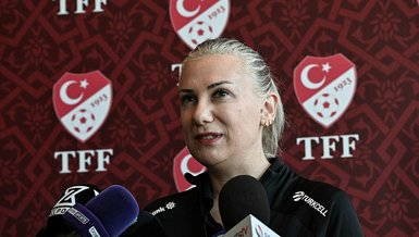 A Milli Kadın Futbol Teknik Direktörü Necla Güngör Kıragası: Gerekirse erkek takımı da yönetirim
