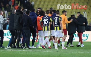 Fenerbahçe - Galatasaray derbisinde son düdük çaldı, Kadıköy karıştı!