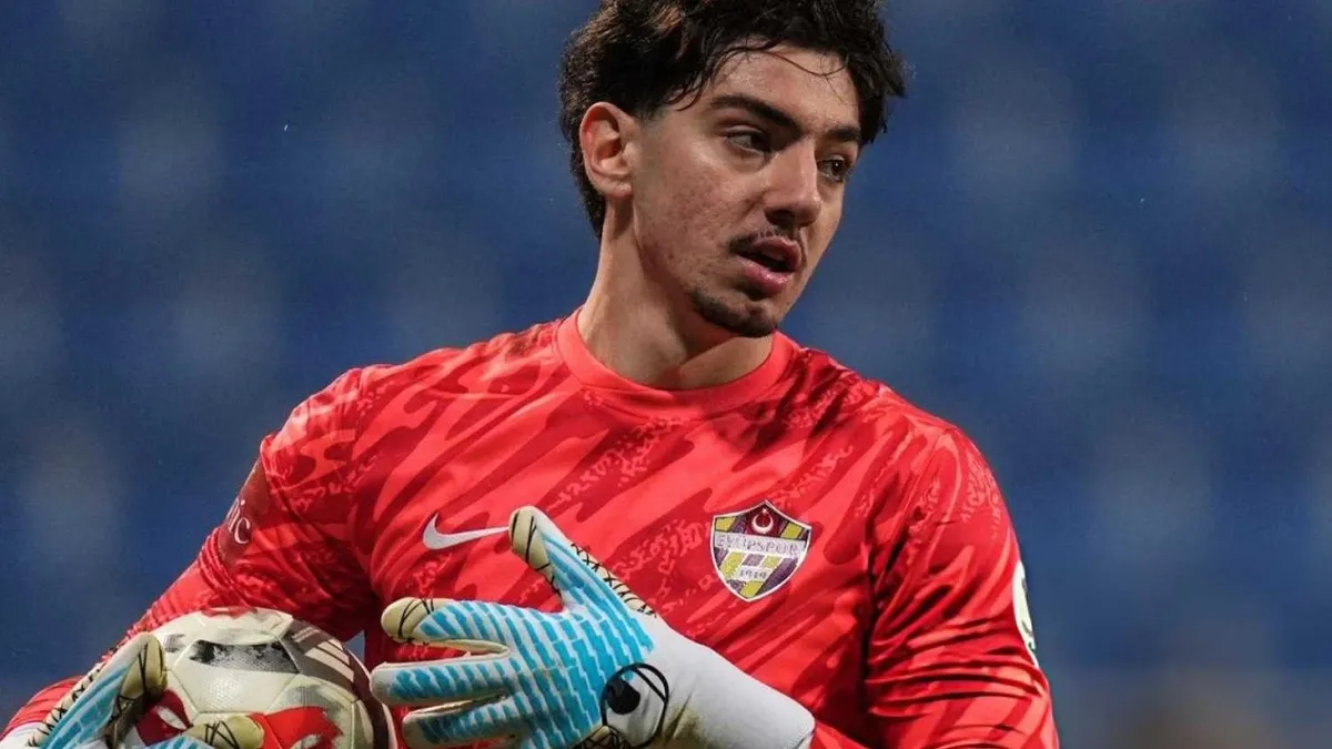 Galatasaray'dan flaş kaleci kararı! Genç isim kampa katılacak