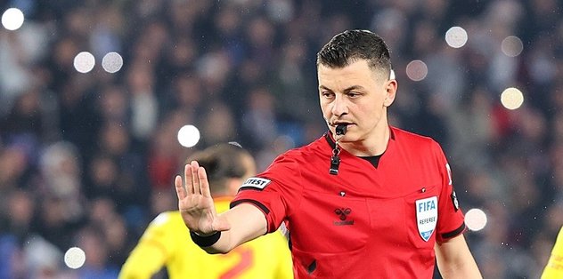 Hakem durdurdu