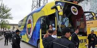Fenerbahçe otobüsüne saldırı