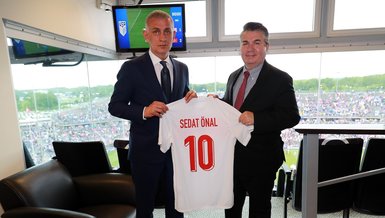 TFF Başkanı Hacıosmanoğlu’ndan Büyükelçi Önal'a forma hediyesi