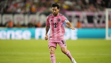 Messi eski takımına karşı