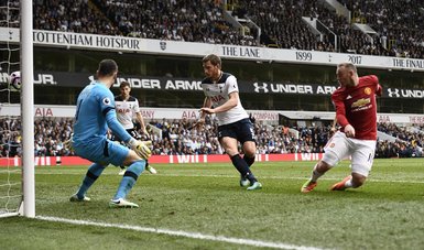 Tottenham, White Hart Line’ye ManU zaferiyle veda etti