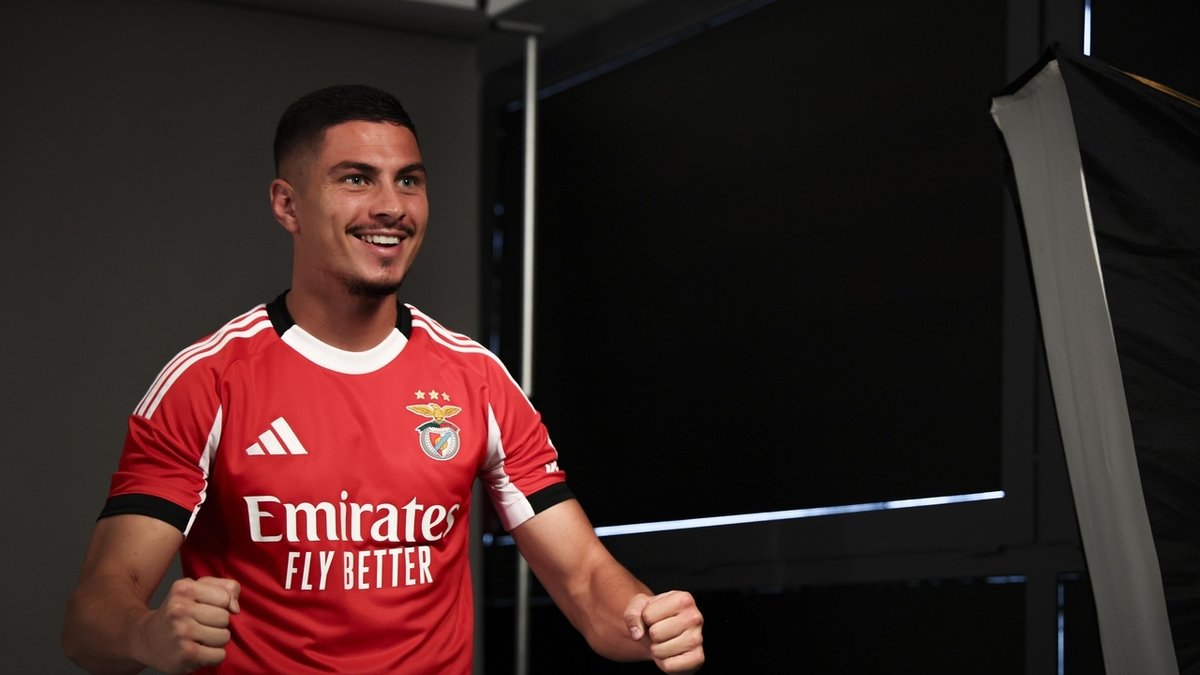 Okan Buruk onu çok beğendi! Galatasaray'a Benfica'dan forvet