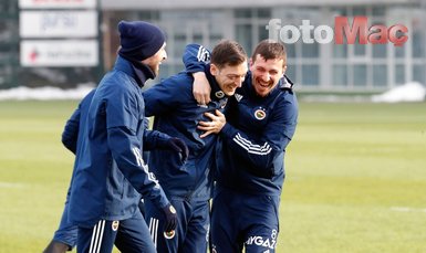 Son dakika spor haberleri: Erol Bulut'tan Fenerbahçe - Göztepe maçına saatler kala flaş değişiklik kararı!