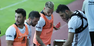 Yıldız futbolcu ülkesine döndü!