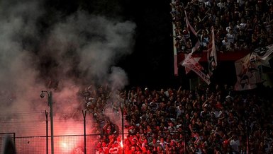 SPOR HABERİ - Rosario Central - Newell's Old Boys maçında görüşmemiş olay! Sahaya el bombası atıldı