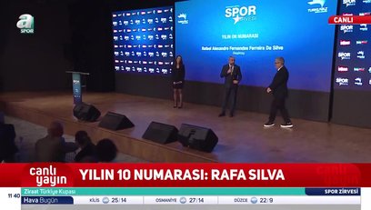 >Turkuvaz Medya Spor Zirvesi'nde Yılın En İyi 10 Numarası Rafa Silva oldu