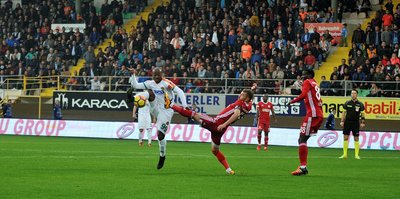 Alanyaspor son dakikada 1 puanı kurtardı