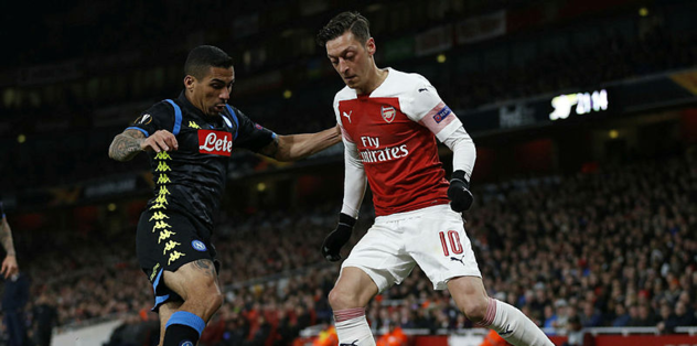 Mesut Özil, genç hayranını sevindirdi