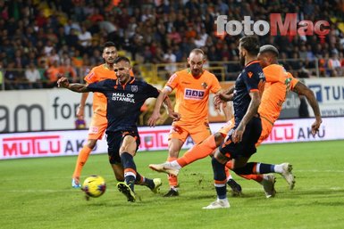 Aytemiz Alanyaspor-Medipol Başakşehir maçından kareler