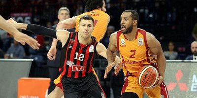 Aslan estirdi