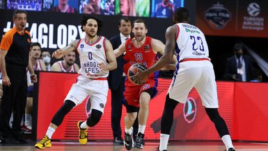 Anadolu Efes şampiyonluk aşkına! O sene bu sene