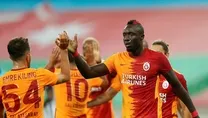 Kral geri döndü