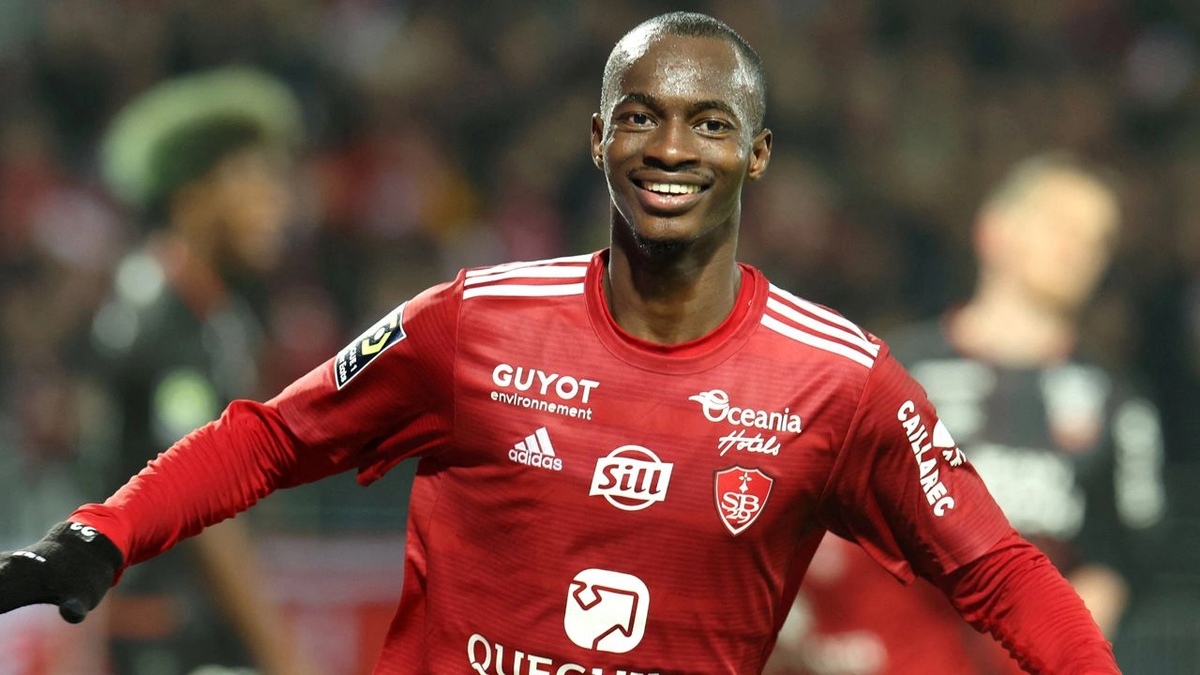 TRANSFER HABERİ: Trabzonspor'dan 10 numara hamle! Resmi teklif sunuldu