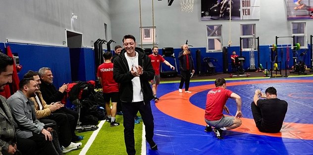 Mesut Özil: Benim gönlüm Fenerbahçe'den yana!