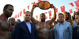 Recep Kara altın kemerin sahibi oldu
