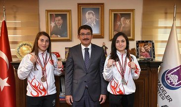 Şampiyonluk sevinçlerini Başkan Çelik'le paylaştılar