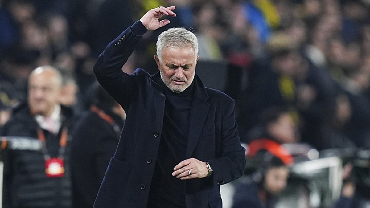 Takımlar 'tamam' taraftarlar 'devam' diyor! Jose Mourinho böyle tepki gösterdi Takımlar 'tamam' taraftarlar 'devam' diyor! Jose Mourinho böyle tepki gösterdi