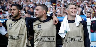Podolski’den Bastian’a destek
