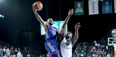 Anadolu Efes, Sonny Weems'e veda etti