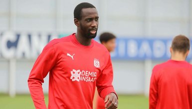 Samba Camara 2 yıl daha Sivasspor'da