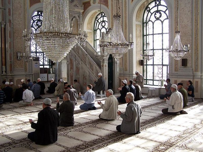 mevlid-kandili-ne-zaman-2022-mevlid-kandili-hangi-gune-denk-geliyor-mevlid-kandili-anlam-ve-onemi-nedir-1664352803901.jpeg