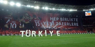 35 bin Türk Bayrağı