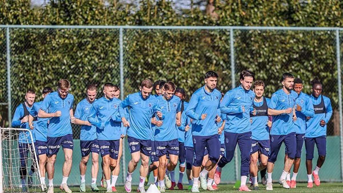 Trabzonspor'un RAMS Başakşehir maçı kamp kadrosu açıklandı Trabzonspor'un RAMS Başakşehir maçı kamp kadrosu açıklandı