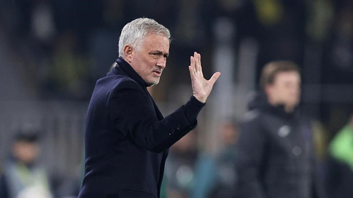 Fenerbahçe'de tek hedef 3 puan! İşte Mourinho'nun Kasımpaşa maçı 11'i Fenerbahçe'de tek hedef 3 puan! İşte Mourinho'nun Kasımpaşa maçı 11'i