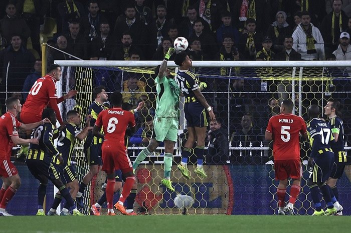 nottingham-forest-fenerbahce-canli-izle-mac-saati-kanali-ve-muhtemel-11ler-1772088475715.jpeg Nottingham Forest-Fenerbahçe maçı yayın bilgileri!