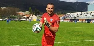 Bosnalı milli kaleci, Kosovalı oluyor